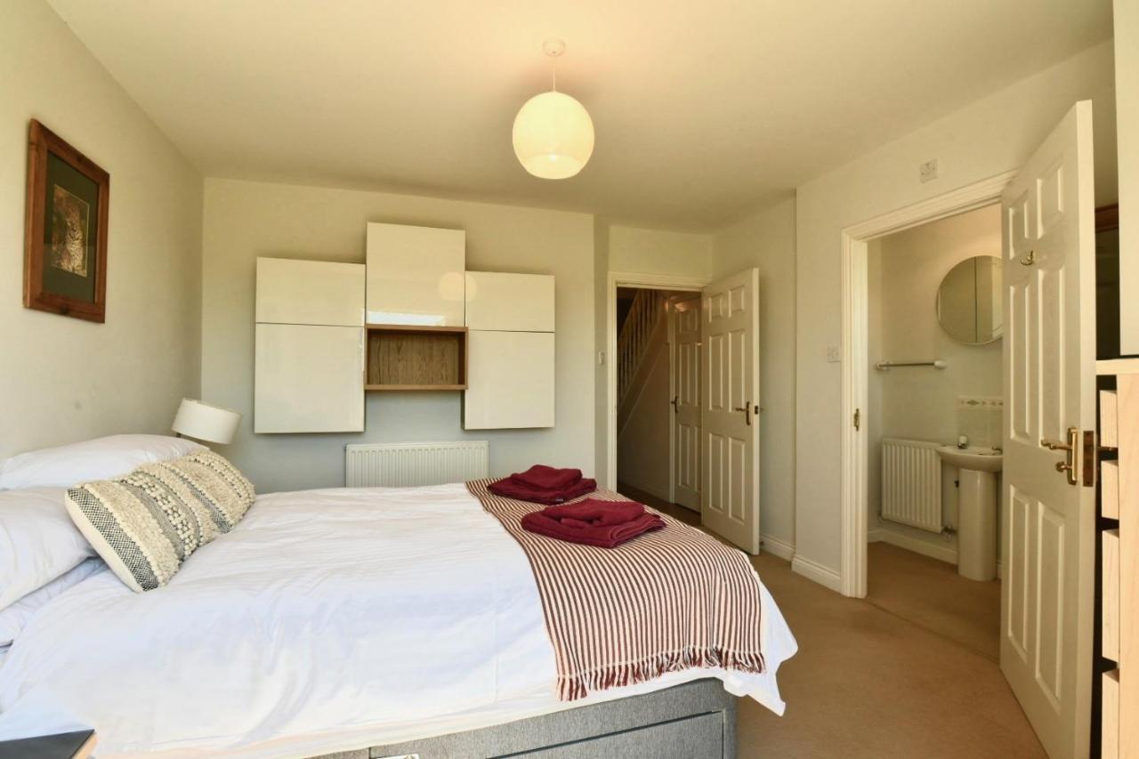 47 Wetherby Way, 3 Bedrooms, Sleeps 6, Easy Walk To Town, Parking, Self Catering, Great View Stratford-upon-Avon Exterior foto