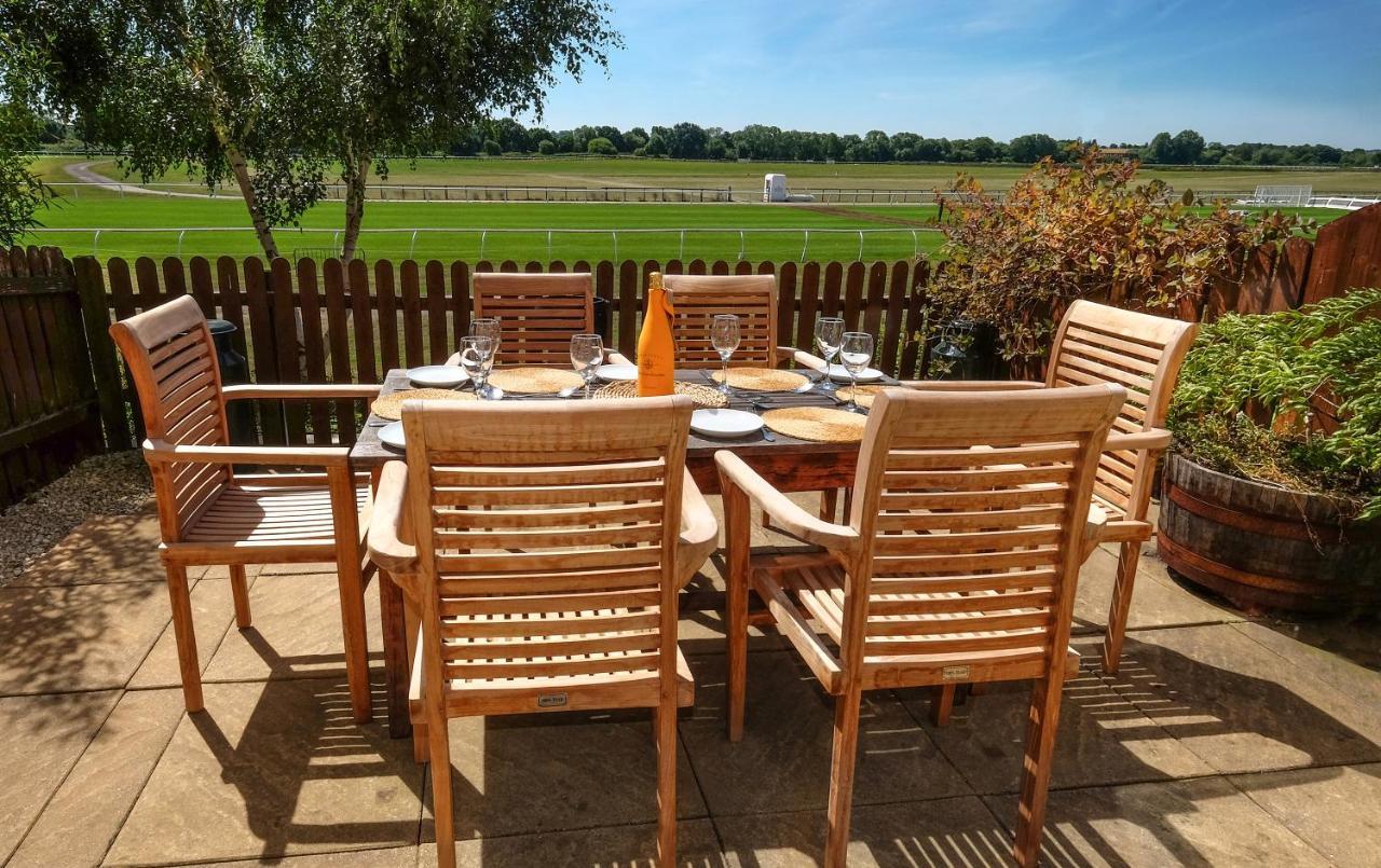47 Wetherby Way, 3 Bedrooms, Sleeps 6, Easy Walk To Town, Parking, Self Catering, Great View Stratford-upon-Avon Exterior foto