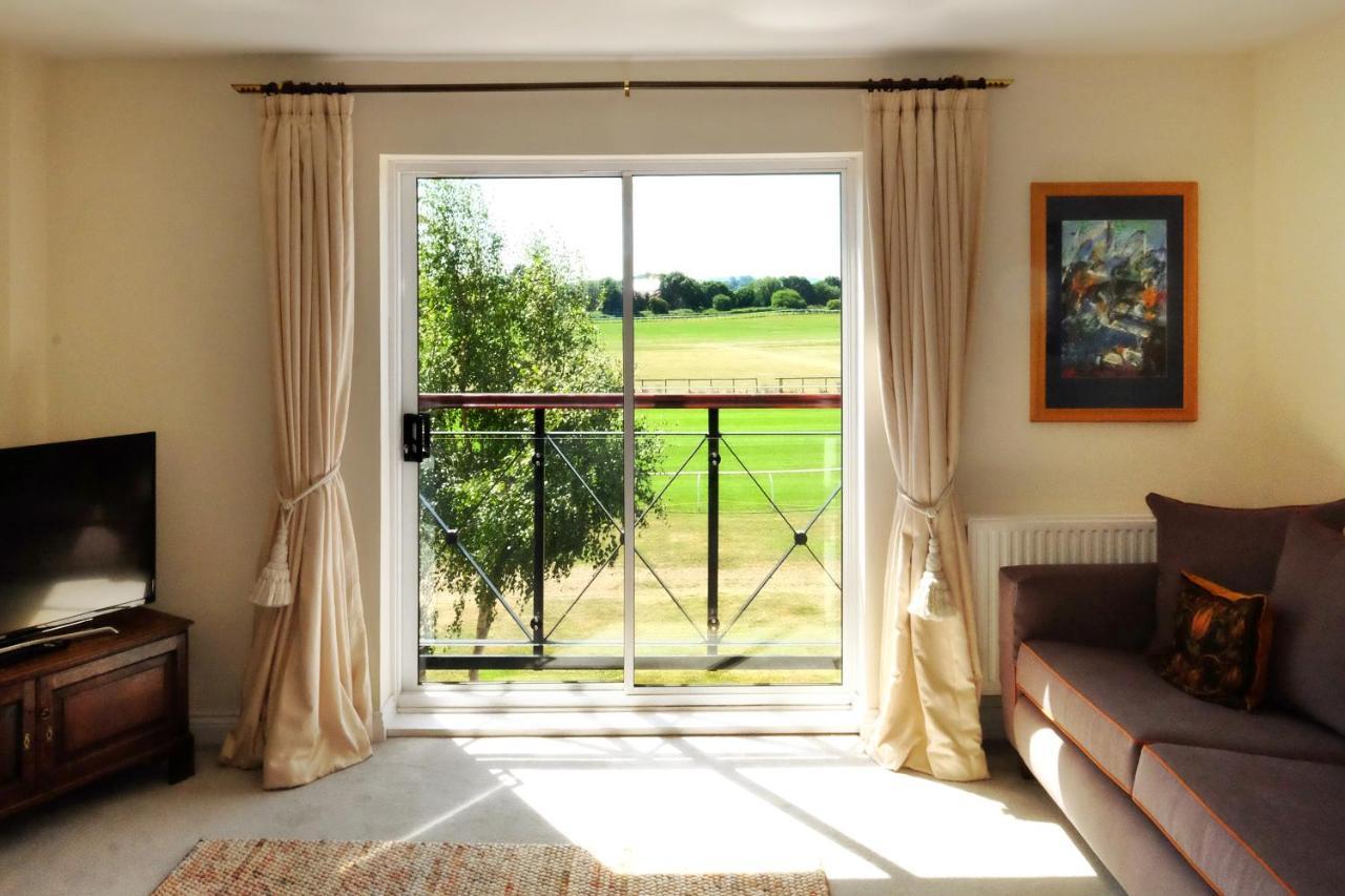 47 Wetherby Way, 3 Bedrooms, Sleeps 6, Easy Walk To Town, Parking, Self Catering, Great View Stratford-upon-Avon Exterior foto